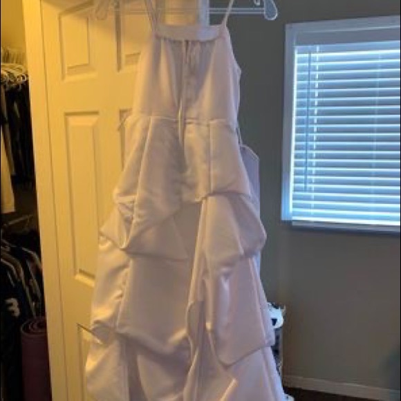 Girls long white Dress - Picture 2 of 5